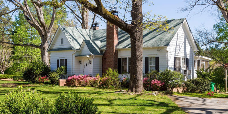 3 Ways Lawn Maintenance Adds to Your Home’s Curb Appeal
